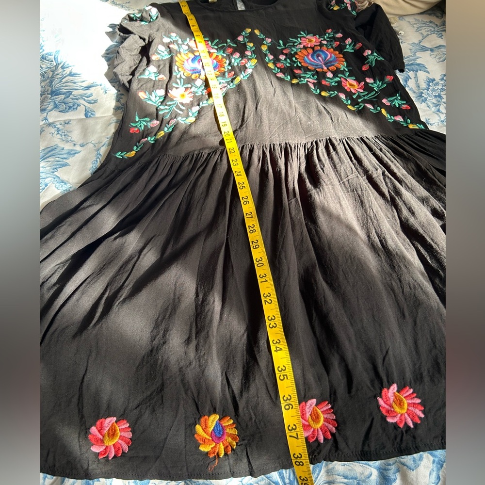 Flawed ZOYA Embroidered Black Dress Sz M - Picture 10 of 10